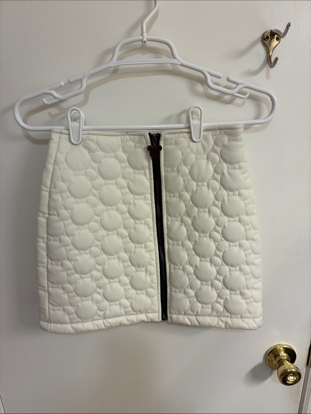 NWOT-Quilted Cream Mini Skirt with Front Zip Sz XS